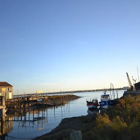 La Demeure Du Port De La Cayenne - Marennes * Марен